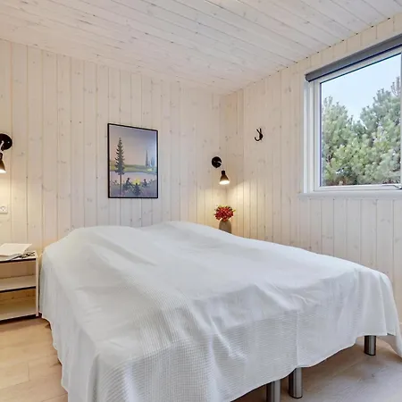 Feriehus Awesome In Vaeggerlose With Sauna
