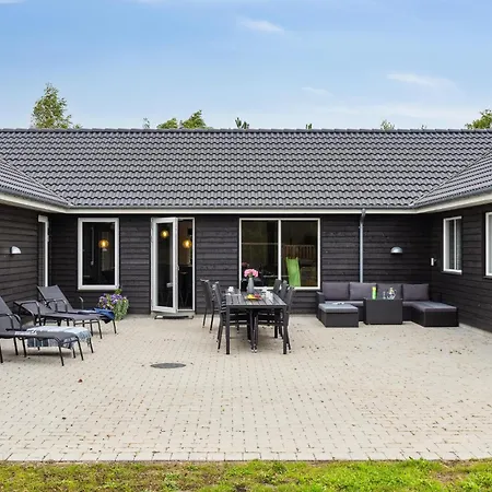 Awesome In Vaeggerlose With Sauna Feriehus