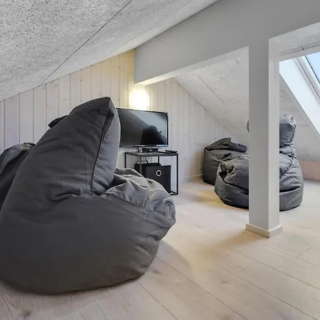 Awesome In Vaeggerlose With Sauna Feriehus Bøtø By
