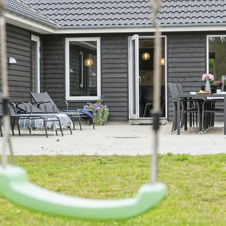 Awesome In Vaeggerlose With Sauna * Bøtø By